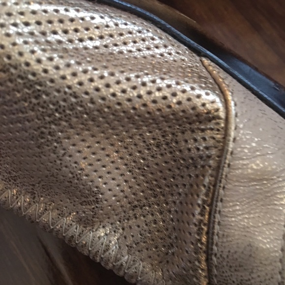 Gold gloves leather kitten heels - Picture 4 of 7